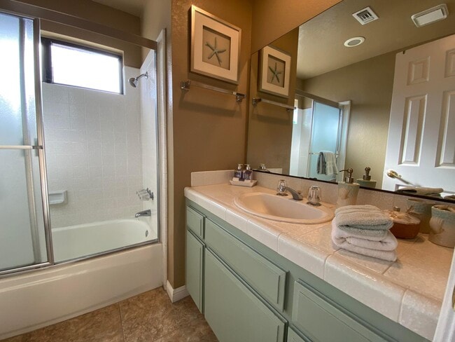 Building Photo - 45384 Driftwood Dr