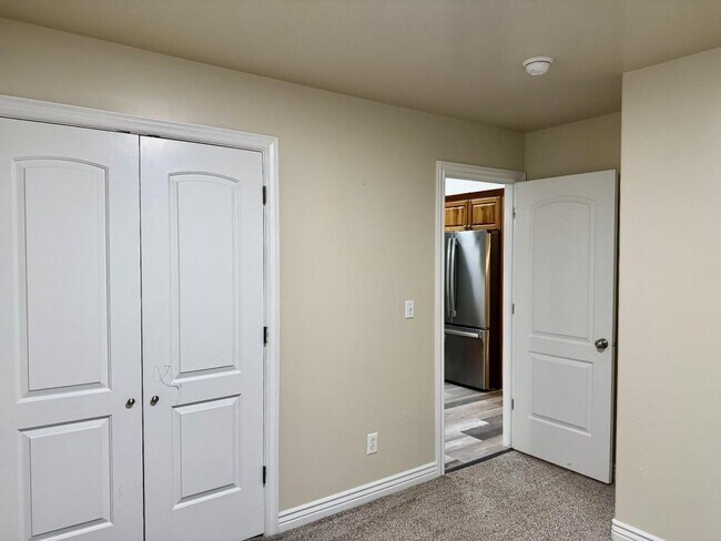 Building Photo - 3518 E Pearce Dr