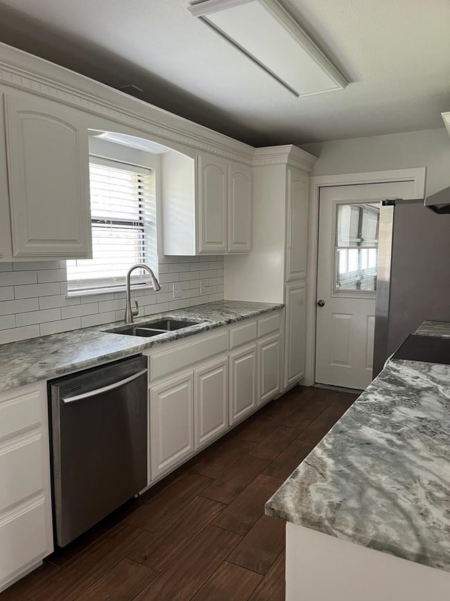 Building Photo - 577 Pleasant View Dr