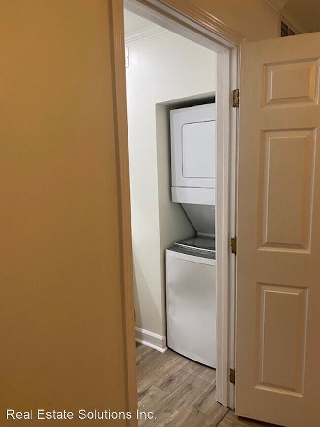 Building Photo - 1 br, 1 bath House - 1308 Roxbury Ct