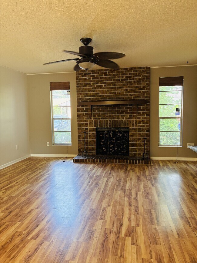 Building Photo - 2112 Spanish Bluff Dr