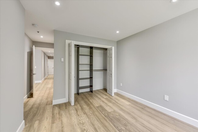 Building Photo - Newly Remodeled Two Bedroom Condo in Pacif...