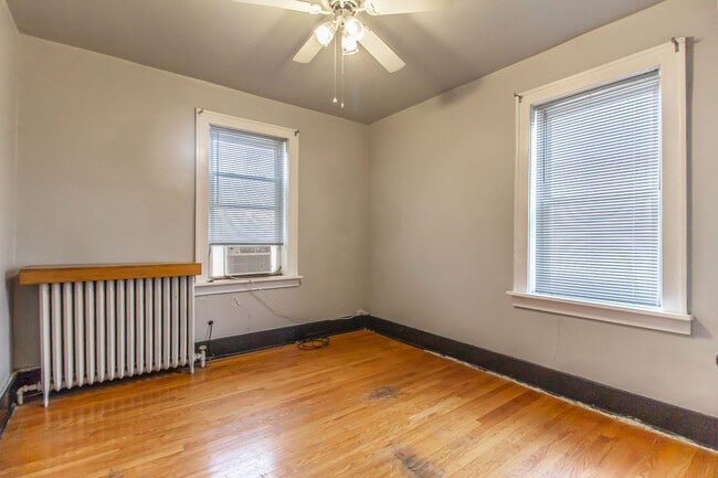 Building Photo - Loft like living in Carondelet.  Ask about...