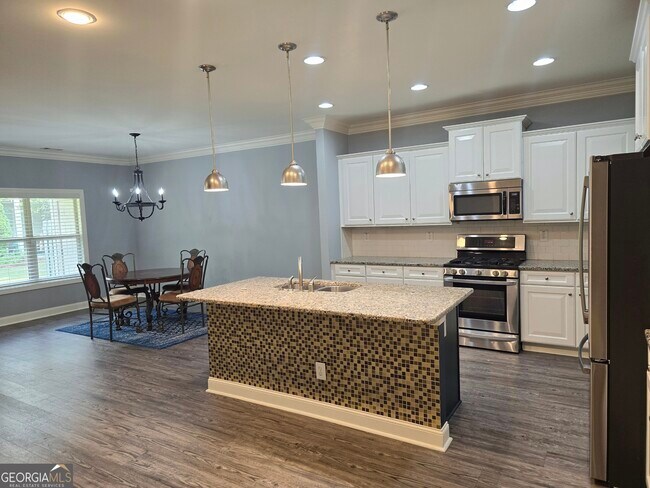 Building Photo - 2251 W Village Ln