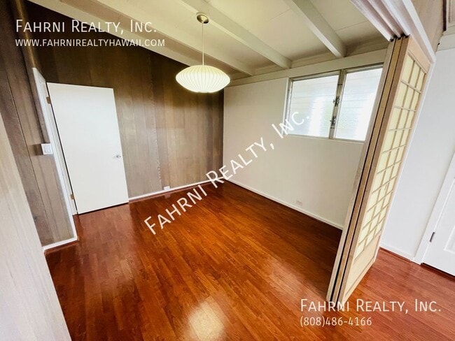 Building Photo - 1472 Kalauipo St