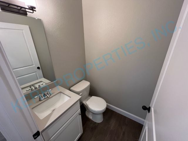 Building Photo - 3 bd / 2.5 Bth - Gas Fireplace - Central A/C - Attached Garage - Pet Friendly!