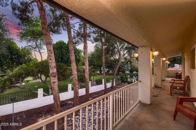 Building Photo - 1305 E Steamboat Bend Dr