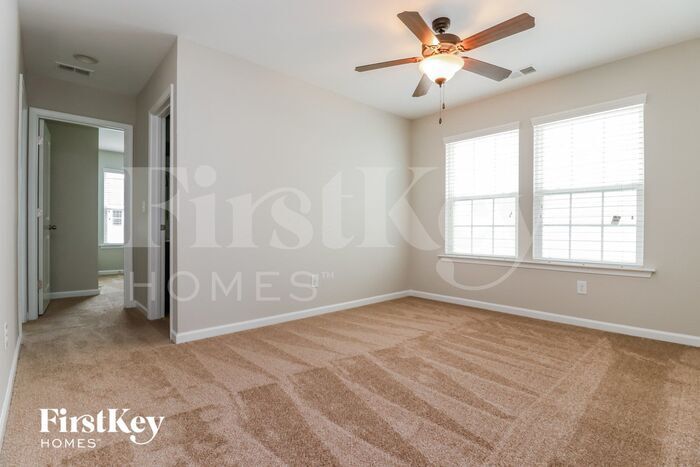 Building Photo - 691 Silver Moss Dr