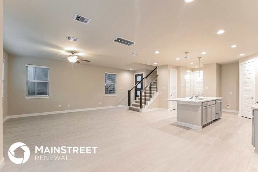 Building Photo - 9811 Falling Fern Ln