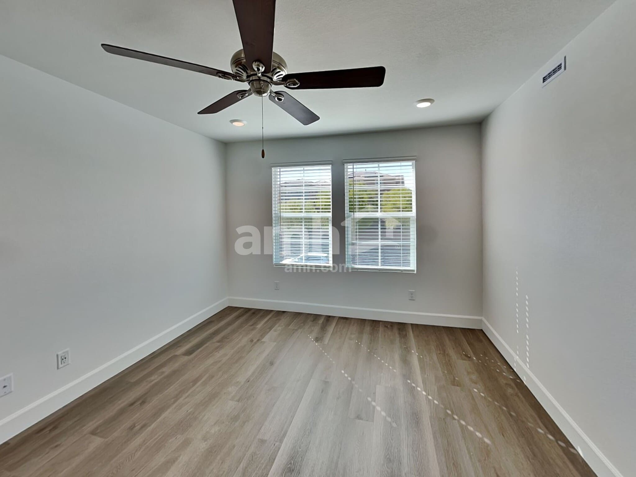 Building Photo - 6428 Marthas Vineyard Ave