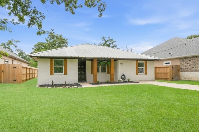 Building Photo - 14850 Coaltown Rd