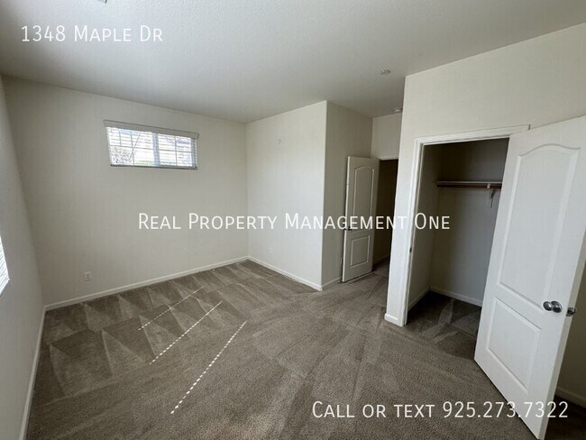 Building Photo - 1348 Maple Dr