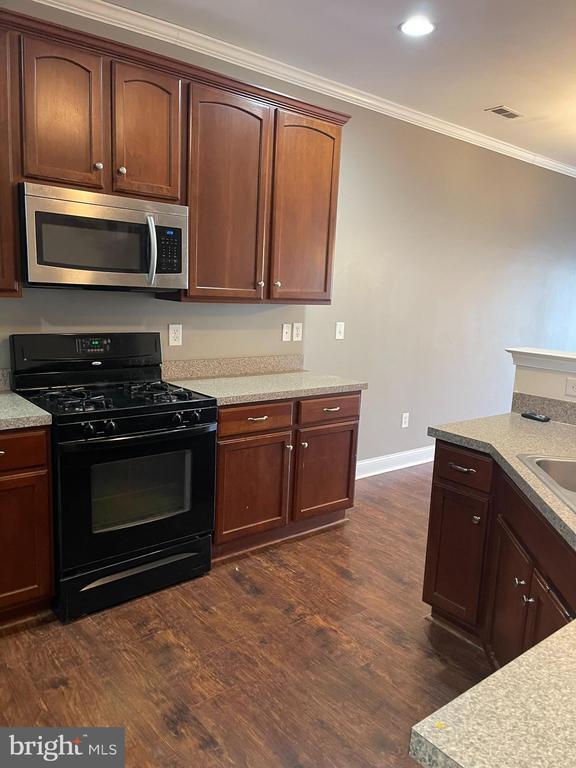 Building Photo - 231 Wilmore Dr