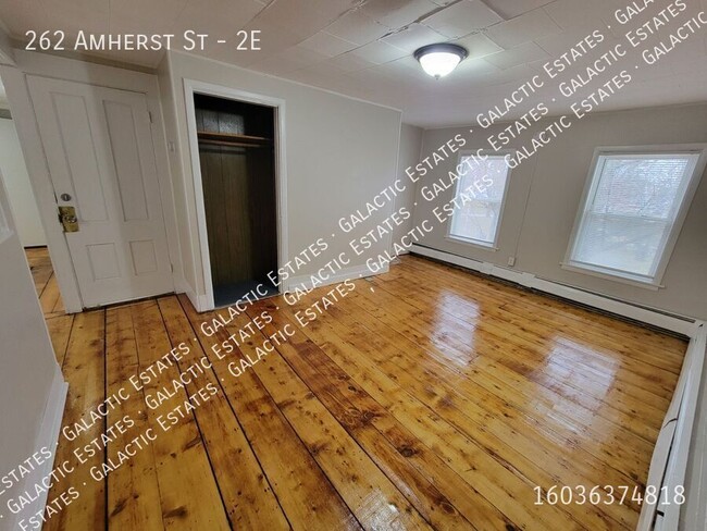 Building Photo - Spacious 1 bed 1 bath apartment east side ...