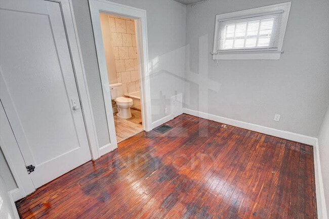 Building Photo - 3209 W 10th St