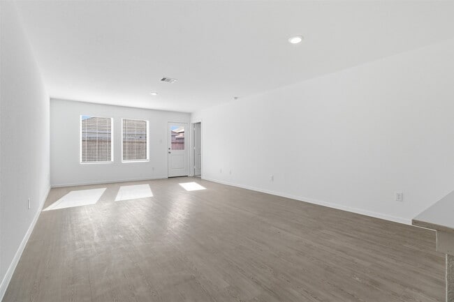 Building Photo - 19747 US-59