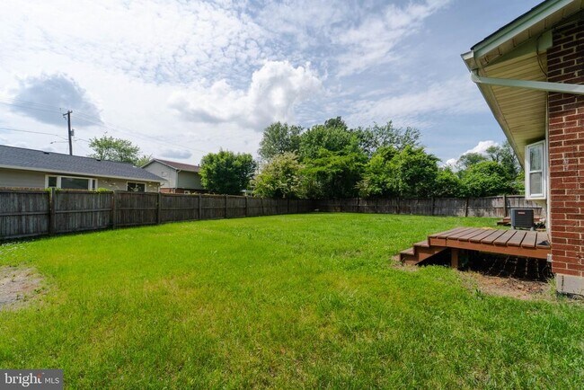 Building Photo - 7903 Esther Dr