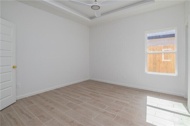 Building Photo - 2709 Brookside Bend St