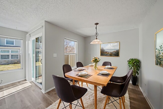 Building Photo - 1018 Davidson Dr