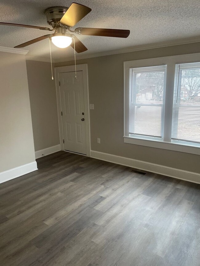 Building Photo - 3740 S Main St