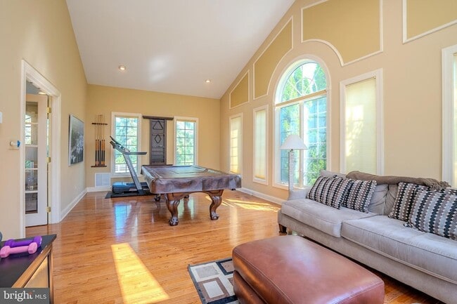 Building Photo - 19 Meadowlark Dr