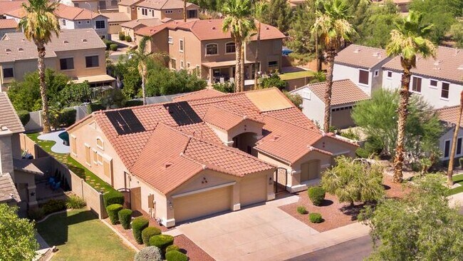 Building Photo - Gorgeous Everything you Need 4Bedroom plus Den Chandler Home!