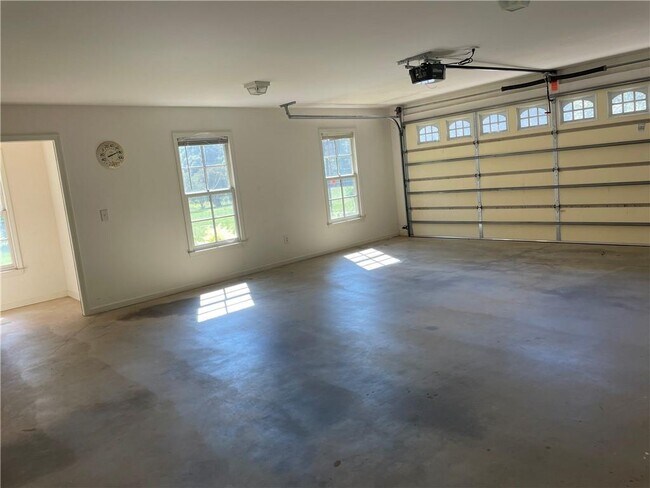 Building Photo - 6030 Matt Hwy
