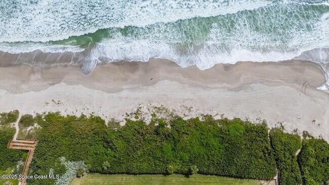 Building Photo - 1095 N Hwy A1A