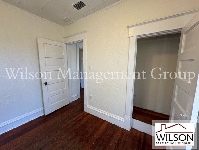 Building Photo - 516 E Anderson St