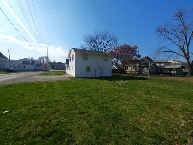 Building Photo - 1721 9th St