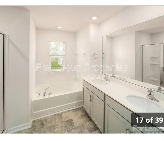 Building Photo - 132 Scotsway Ct