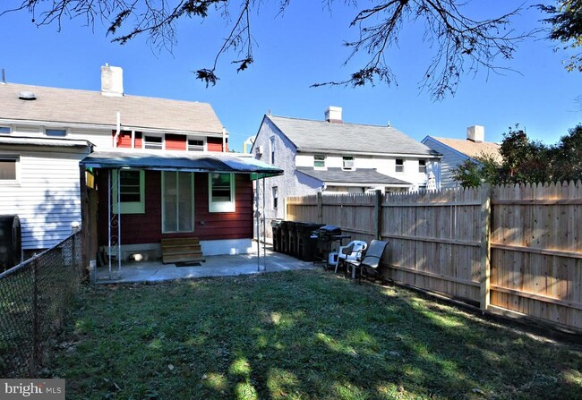 Building Photo - 23 Walnut St