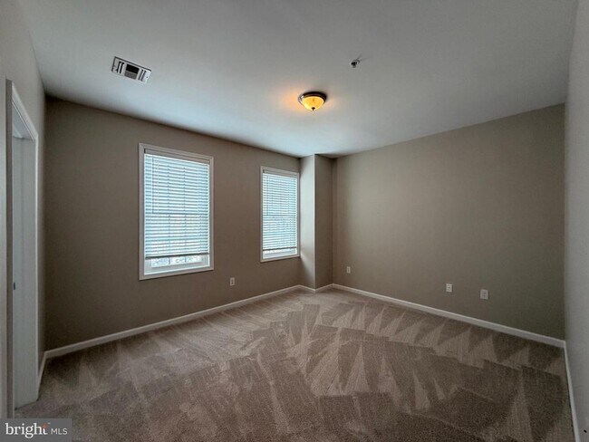 Building Photo - 134 Bridge St