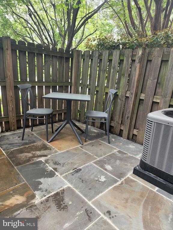 Building Photo - 255 S Pickett St