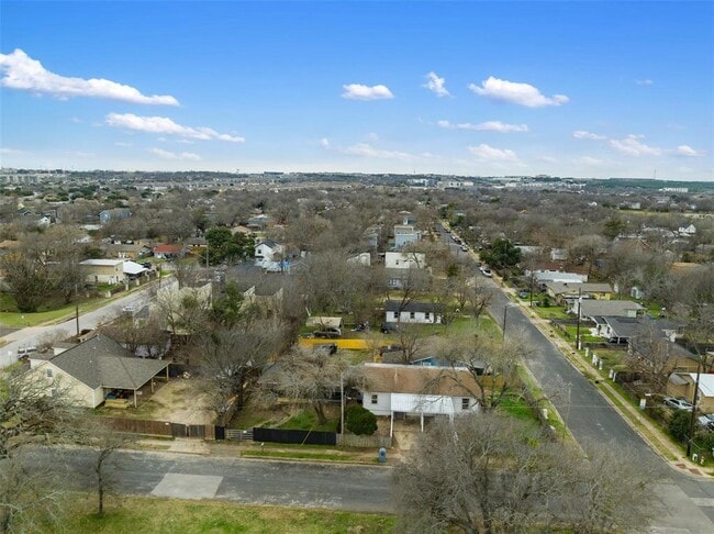 Building Photo - 901 Valdez St