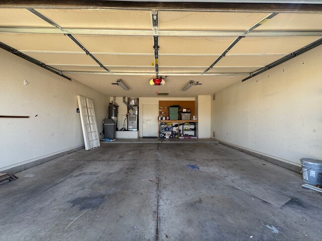 Building Photo - 2660 Ridge Crest St