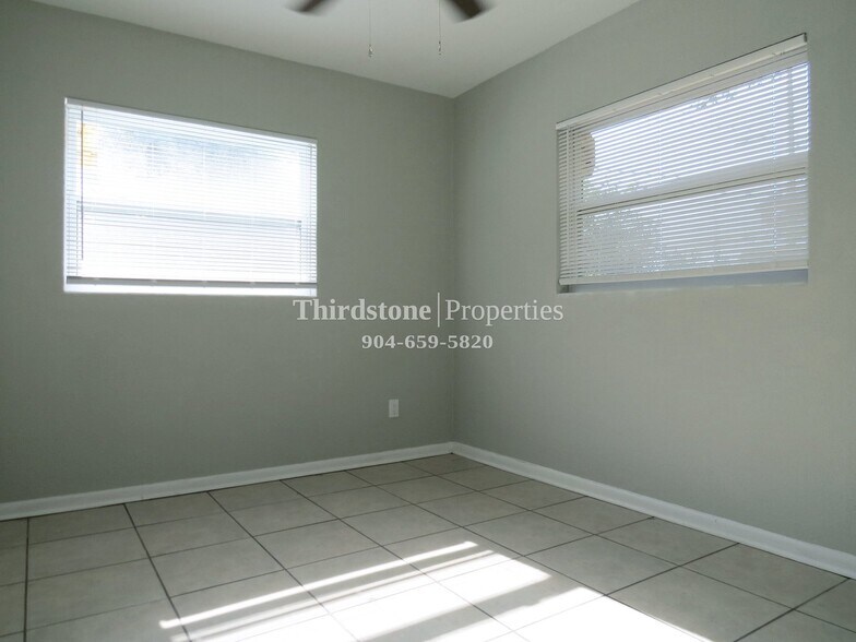 Building Photo - 2837 W 6th St