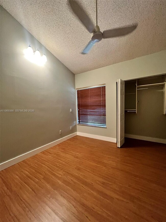 Building Photo - 7512 SW 95th Pl