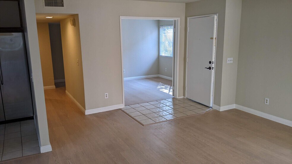 Entrance and 3rd bedroom - 11321 Avenida de los Lobos