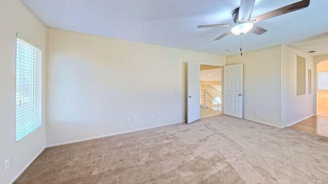 Building Photo - 2226 Willowbrook Ln