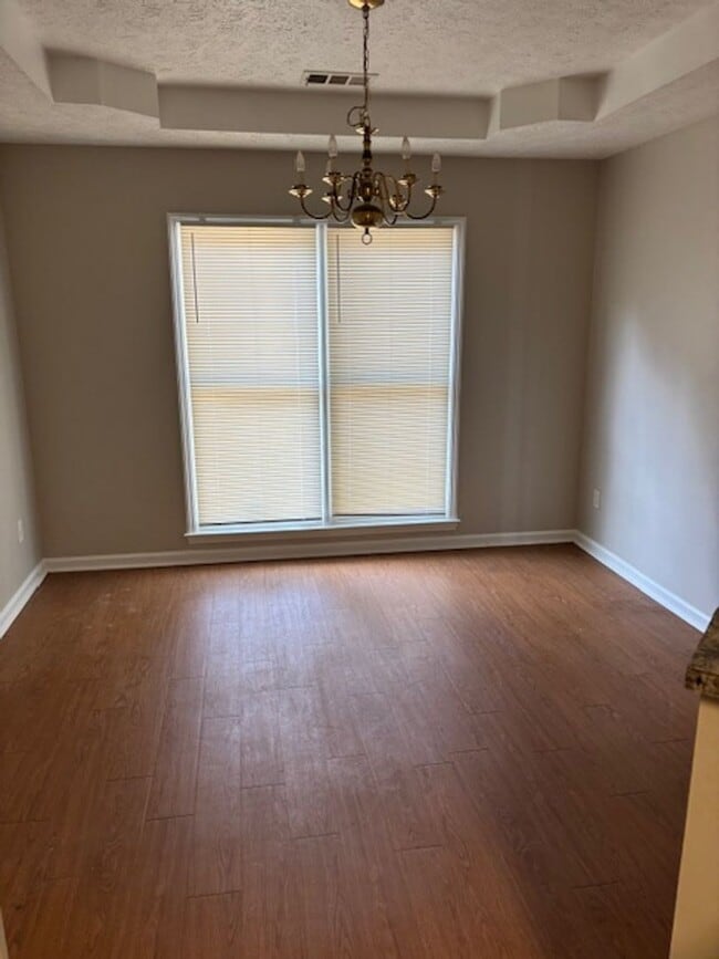 Building Photo - Your Next Home Awaits – Move-In Ready.