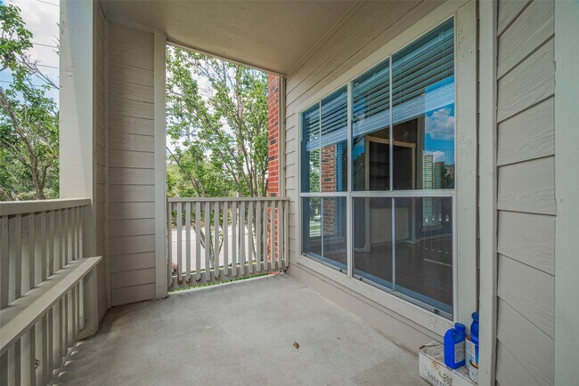 Building Photo - 1330 Old Spanish Trl