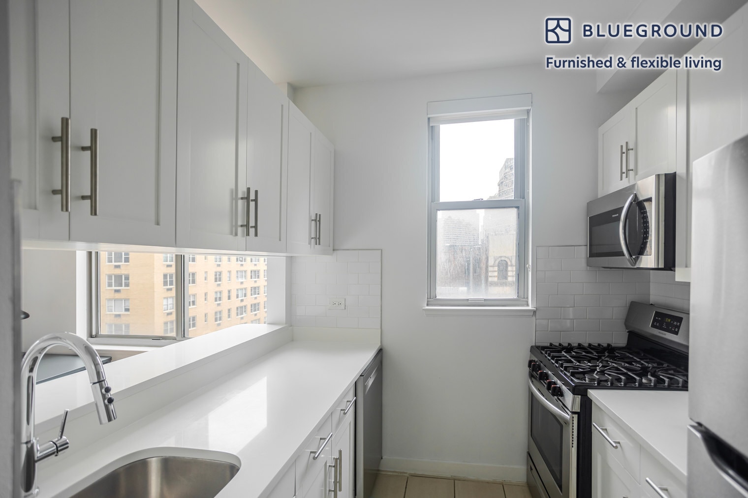 Building Photo - 556 3rd Ave