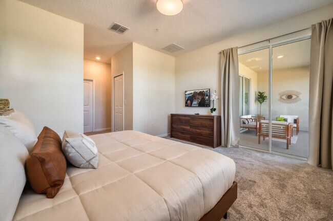 Building Photo - 833 Ocean Course Ave