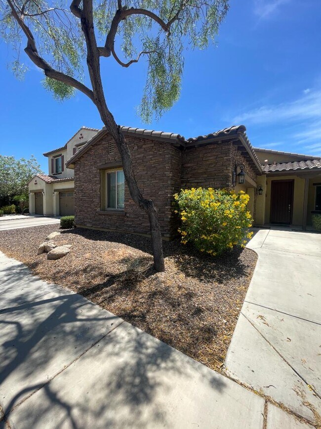 Building Photo - 4425 E Muriel Dr