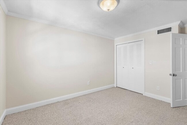 Building Photo - 8 Captain Cook Ln