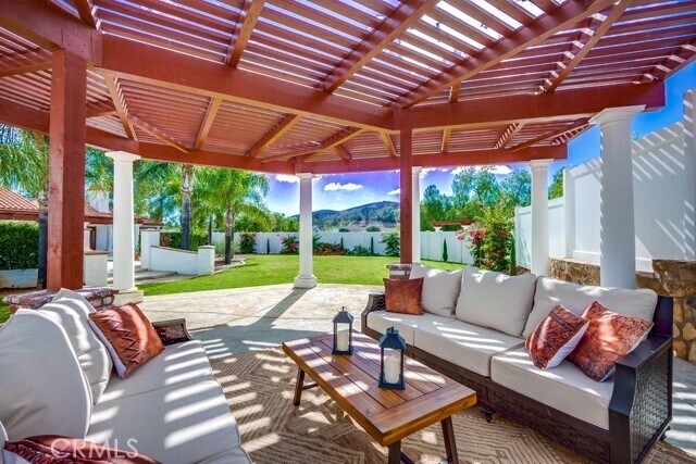 Building Photo - 39555 Ave Bonita