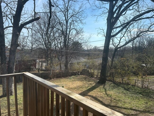 Building Photo - 3 Bedroom 1 1/2 Bath