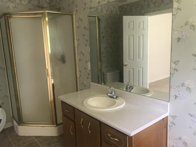 Building Photo - 271 Bobbie St