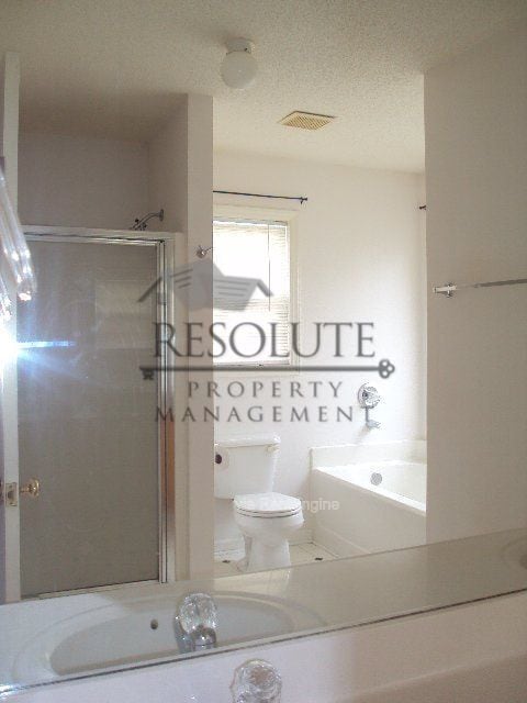 Building Photo - 404 Onondaga Ct